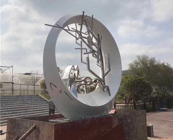 不銹鋼雕塑廠家分析不銹鋼雕塑生銹了怎么辦？